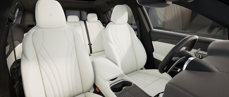 Maserati Grecale (2026) Modena 330HP  - fotka 6 z 8
