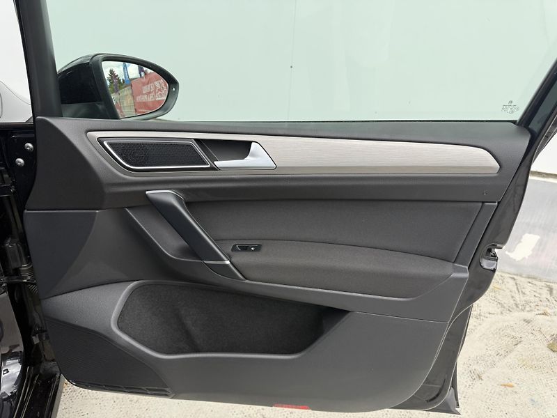 Volkswagen Golf Sportsvan (2015) 1.2 TSI plná ser. historie - fotka 16 z 37