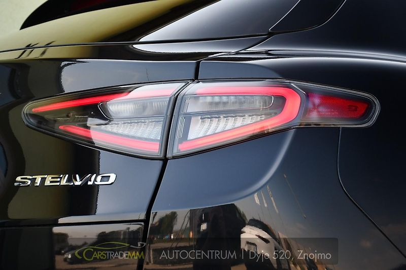 Alfa Romeo Stelvio 2.2D 16V 154kW Veloce AT8-Q4 - fotka 52 z 52