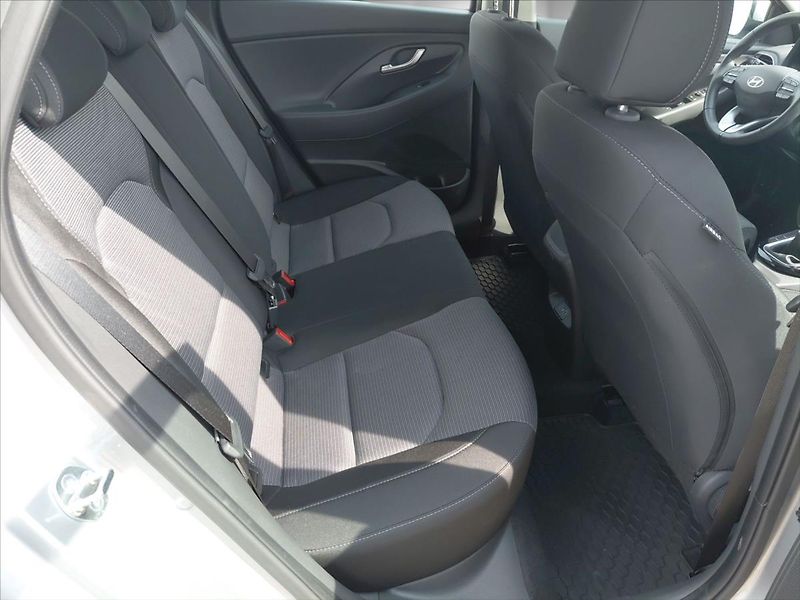 Hyundai i30 1,0   1.0 T-GDi Smart - fotka 20 z 24