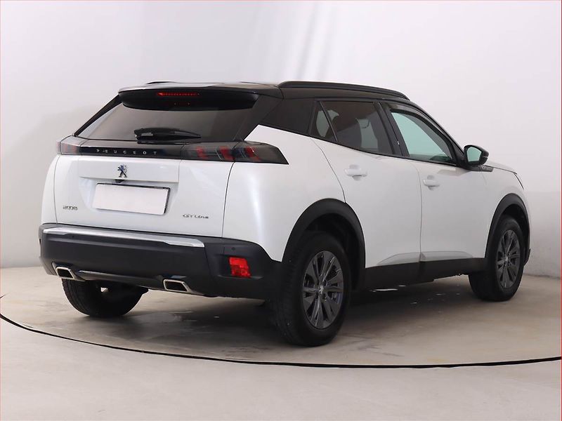 Peugeot 2008 (2020) GT Line 1.2 PureTech - fotka 5 z 19