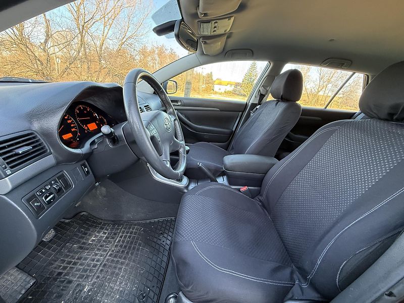 Toyota Avensis (2007) T25 2.0 D4D 93kw - fotka 10 z 17