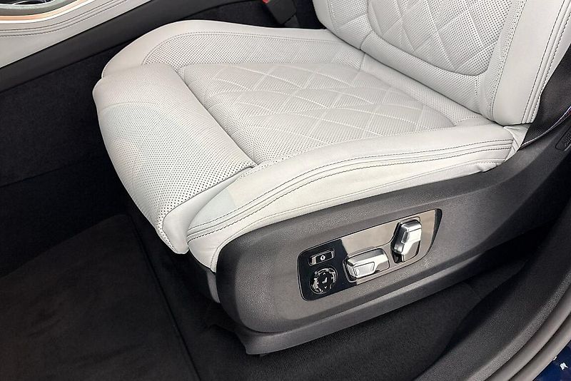 BMW X5 xDrive40d - fotka 7 z 27