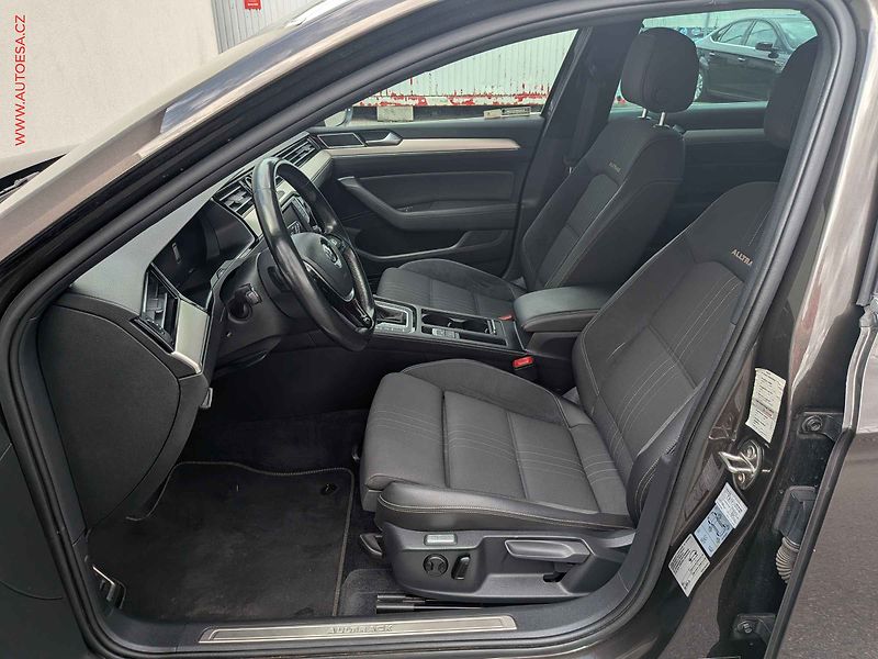 Volkswagen Passat (2017) 2.0TDi 4x4, 2.maj,ČR - fotka 9 z 21