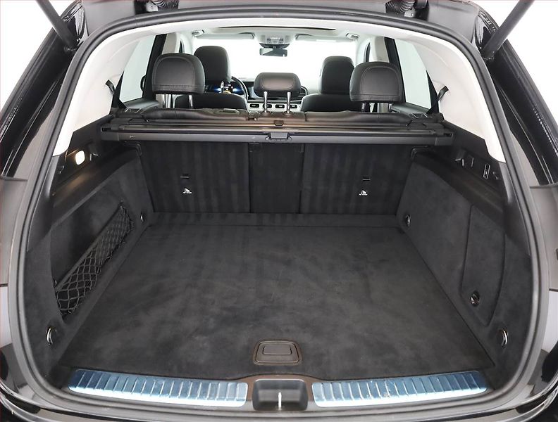 Mercedes-Benz GLE (2021) 400 d - fotka 19 z 20