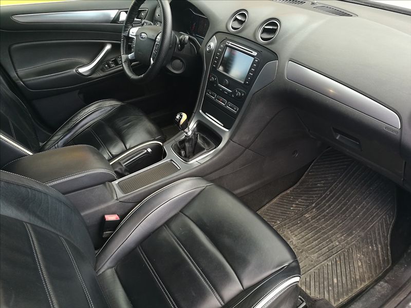 Ford Mondeo 2,0 TDCi - fotka 14 z 22