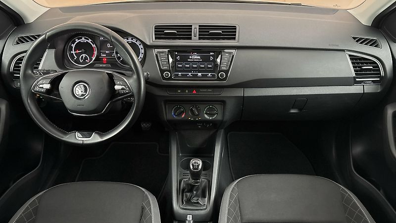 Škoda Fabia 1.0 TSI Ambition Combi - fotka 8 z 24