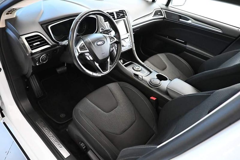 Ford Mondeo (2020) 2.0 140 KW LED ACC SONY Tažné - fotka 11 z 41