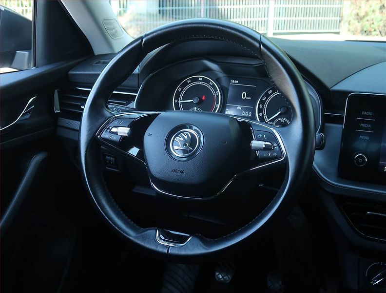 Škoda Kamiq (2023) 1.5 TSI - fotka 19 z 19