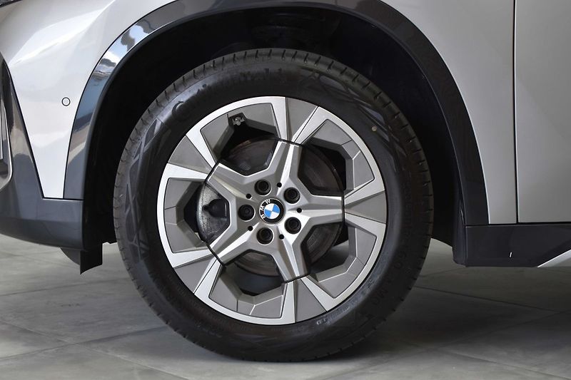 BMW X1 xDrive20d TAŽNÉ*ZÁRUKA*ČR 1.M* - fotka 36 z 43