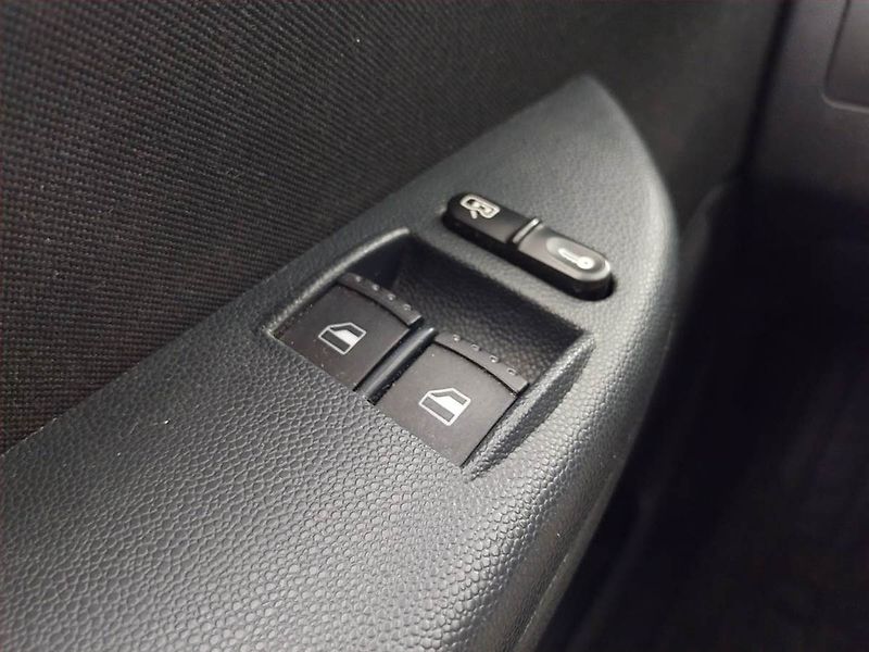 Škoda Fabia (2007) Elegance 1.4 16V, nová STK - fotka 16 z 21