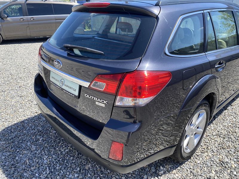 Subaru Outback 2.5i 170PS 4x4 BIFUEL PAN NAVI - fotka 45 z 157