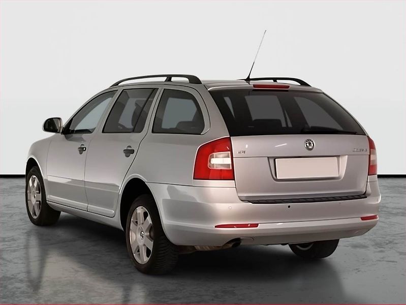 Škoda Octavia (2009) Ambiente 1.6 - fotka 4 z 18
