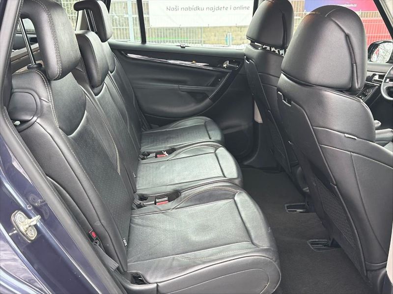 Citroën C4 Picasso 2,0 HDi 120 KW 7 míst DPH - fotka 13 z 26