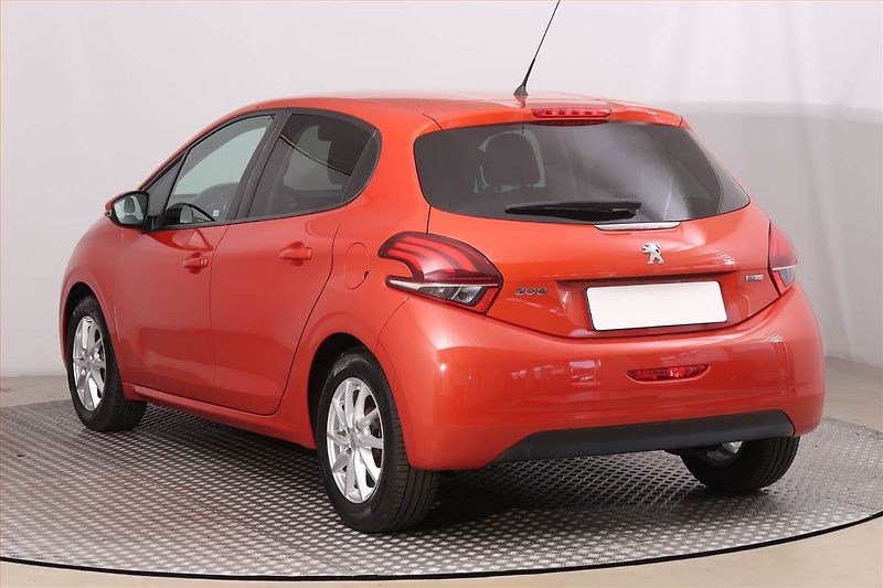 Peugeot 208 (2016) Active 1.2 PureTech - fotka 4 z 12