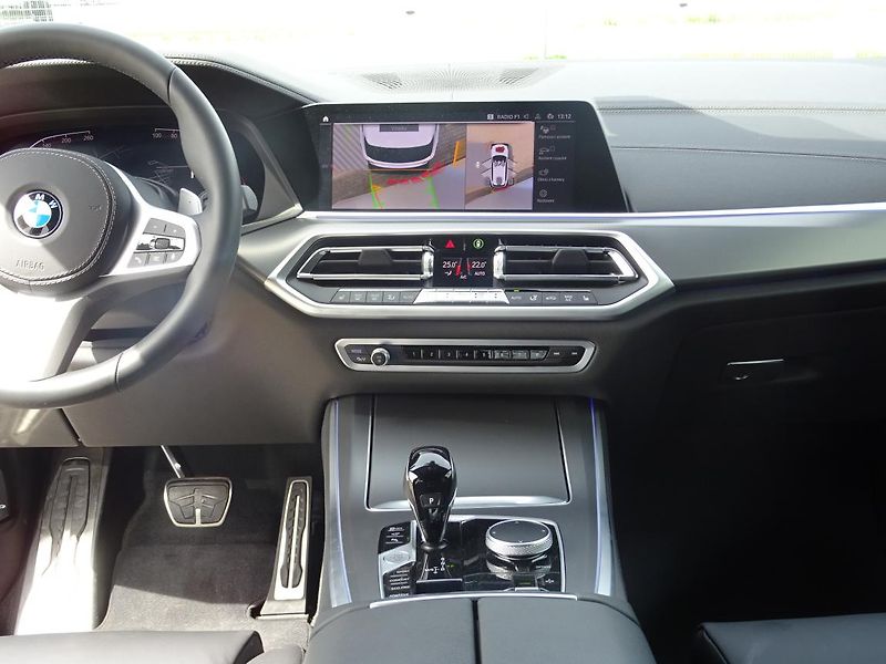 BMW X5 xDrive30d - fotka 4 z 7