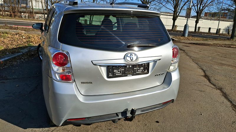 Toyota Verso 1.6 97 kw  Rezervace - fotka 9 z 27