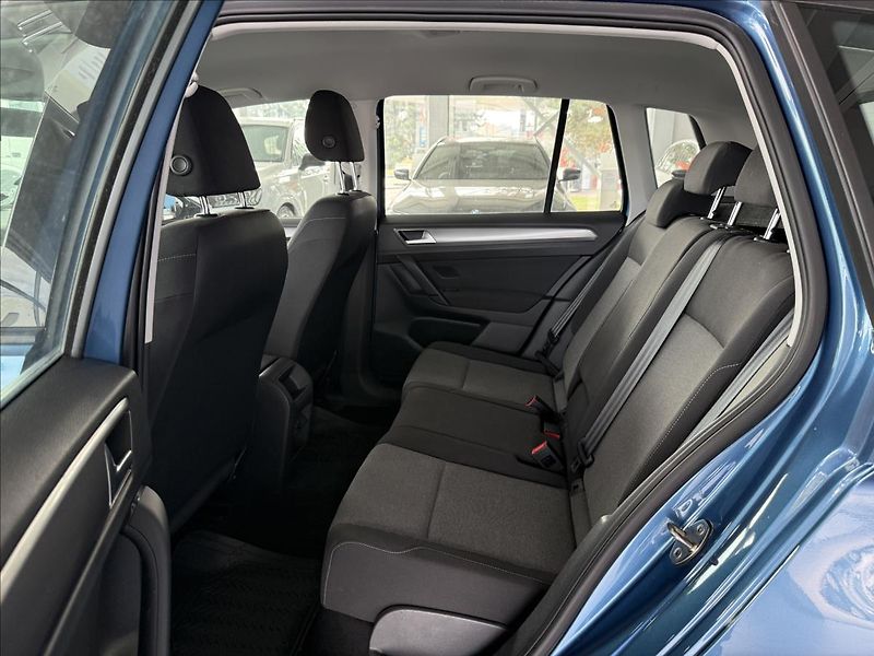 Volkswagen Golf Sportsvan 1,2   TSI 63kW,SERVISKA,2.MAJ - fotka 22 z 24