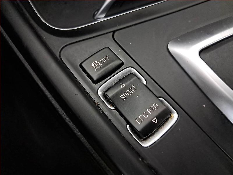 BMW Řada 3 (2016) 320 d, Automat, Tempomat - fotka 23 z 24
