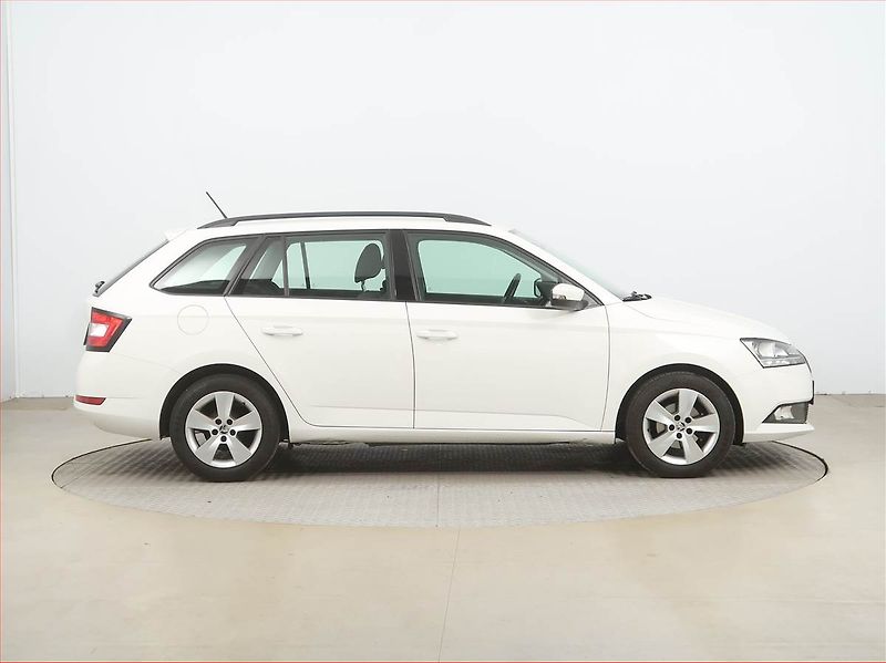 Škoda Fabia (2021) Ambition 1.0 TSI, ČR,1.maj - fotka 6 z 16