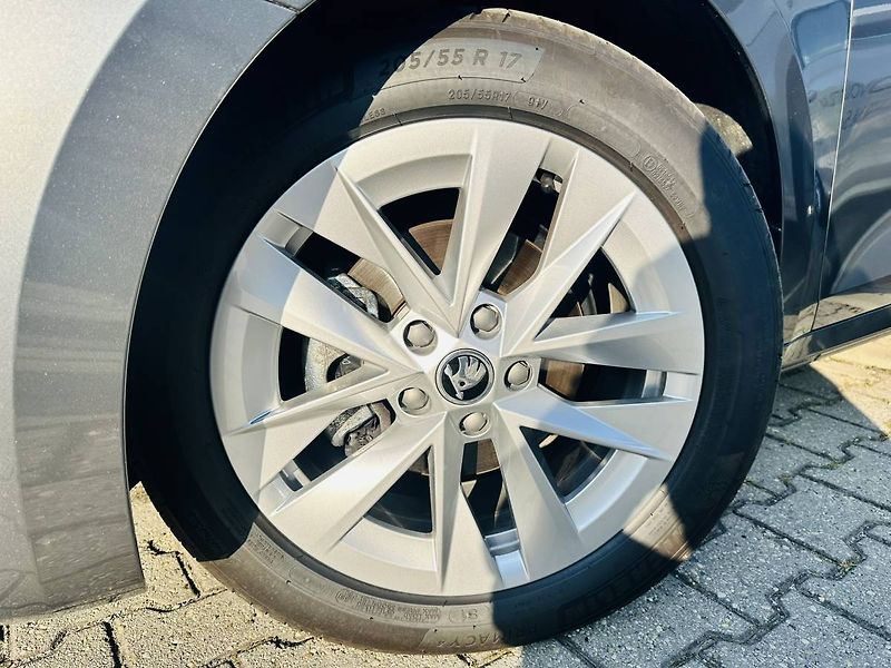 Škoda Octavia Combi Top Selection 2,0 TDI/11 - fotka 34 z 35