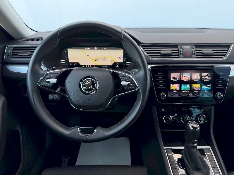 Škoda Superb (2023) 2.0 TDI 110kW DSG Business - fotka 9 z 35