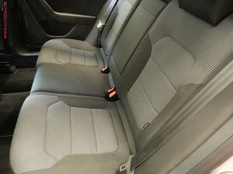 Volkswagen Passat (2012) 2.0 TDi, Comfortline, DSG, TZ - fotka 10 z 21