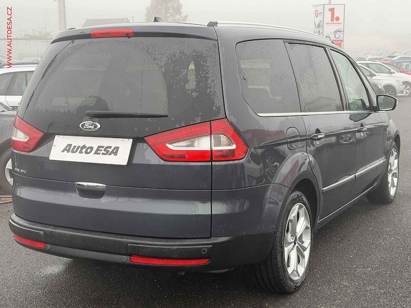 Ford Galaxy (2012) 2.2 TDCi, Titanium, xenon - fotka 4 z 16