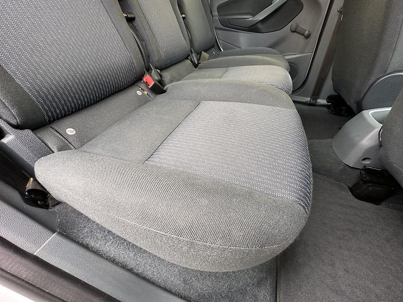 Ford C-MAX (2012) 1.6/77kW *KLIMA* ČR  - fotka 21 z 28