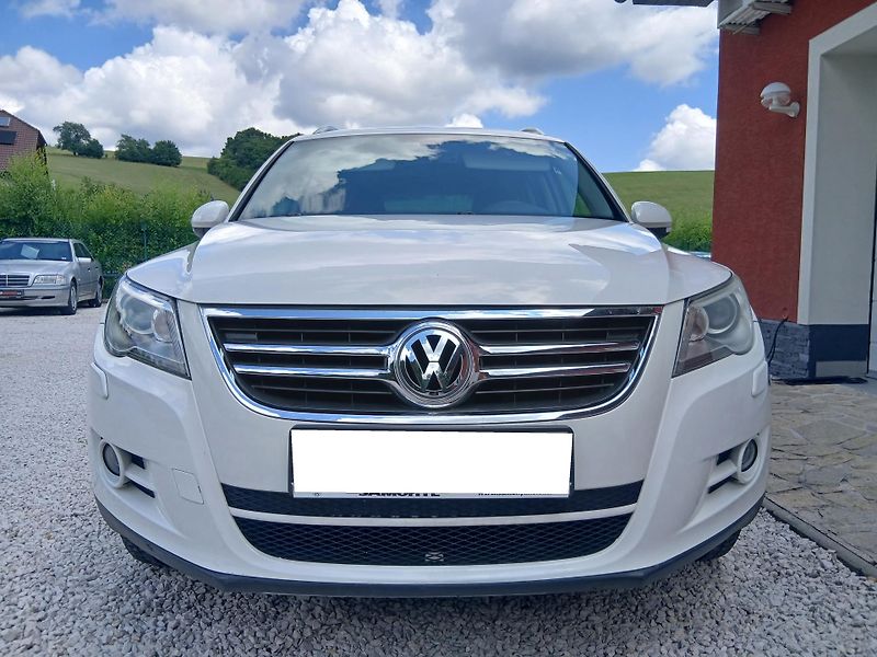 Volkswagen Tiguan 2.0 TSi 4x4 - fotka 7 z 36