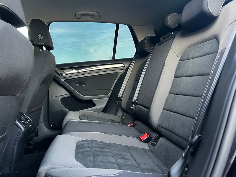 Volkswagen Golf 2.0 TDI-DSG-HIGHLINE - fotka 17 z 45