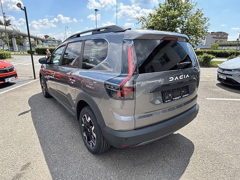 Dacia Jogger (2026) Journey TCe 110 5 míst - fotka 3 z 13