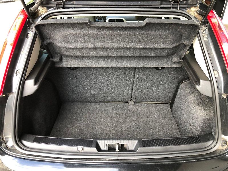 Fiat Punto (2006) 1.4 - fotka 22 z 32