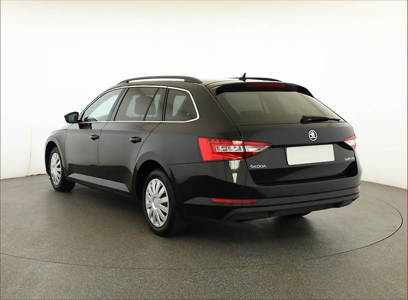 Škoda Superb (2017) 2.0 TDI, Automat, Navi - fotka 4 z 20