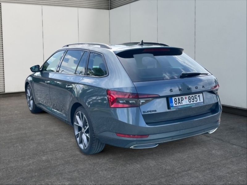 Škoda Superb 2,0 TDI Sportline DSG - fotka 4 z 11