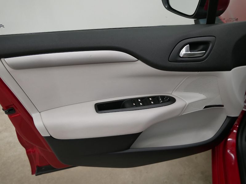 Citroën C4 - fotka 11 z 21