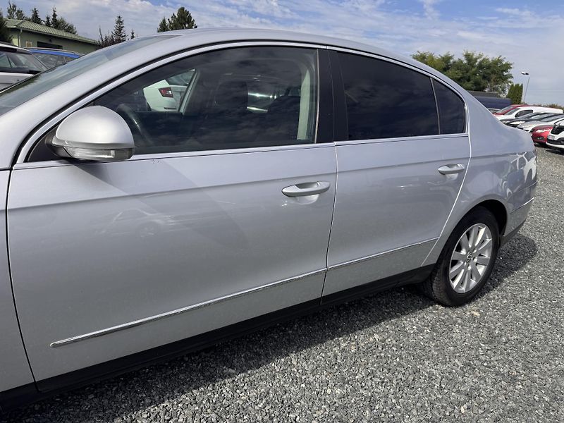Volkswagen Passat B6 2.0 TDI,103 kW, 187 tis km, - fotka 4 z 21