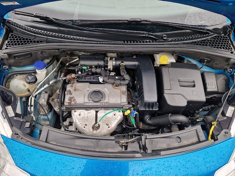 Citroën C3 (2010) 1,1i 44 KW Klima - fotka 25 z 30