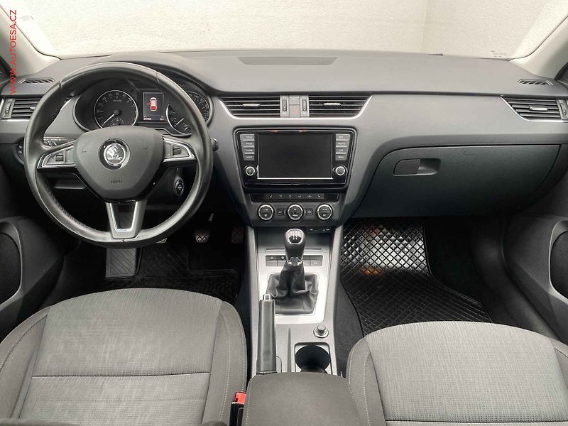 Škoda Octavia (2016) 1.6TDi, Style, bixen, navi - fotka 8 z 18