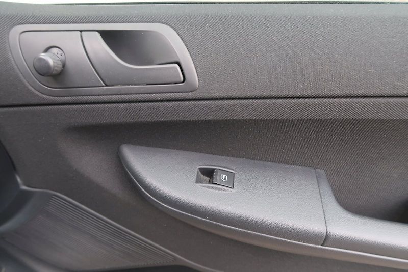 Škoda Fabia (2006) Classic 1,2 / 47 kW - fotka 18 z 30