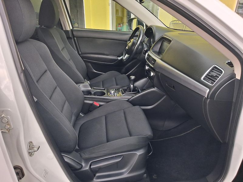 Mazda CX-5 (2016) 2,2 SKYACTIV 4x4 NAVI SERVISKA - fotka 16 z 37