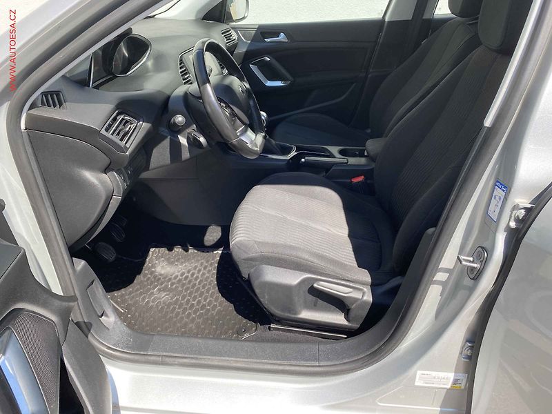 Peugeot 308 (2016) 1.6HDi, AC, tempo, park.čidla - fotka 9 z 15