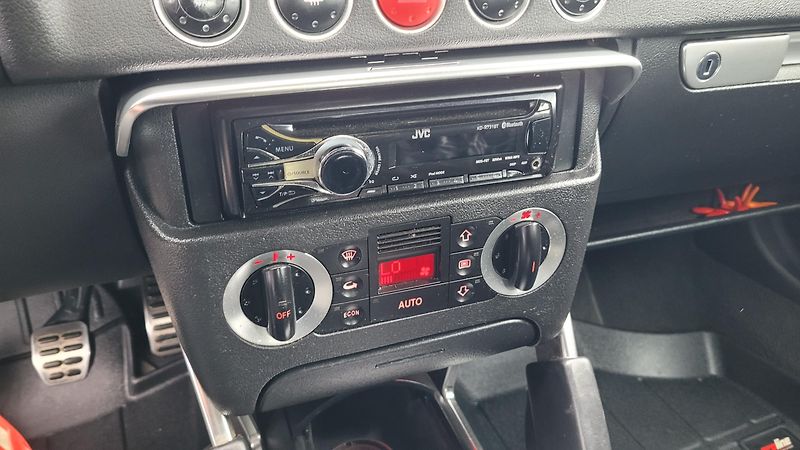 Audi TT COUPE 1,8T QUATTRO 165 KW - fotka 18 z 22