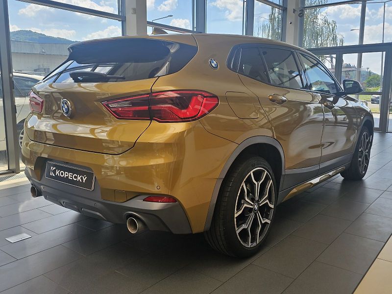 BMW X2 xDrive20i - fotka 6 z 24