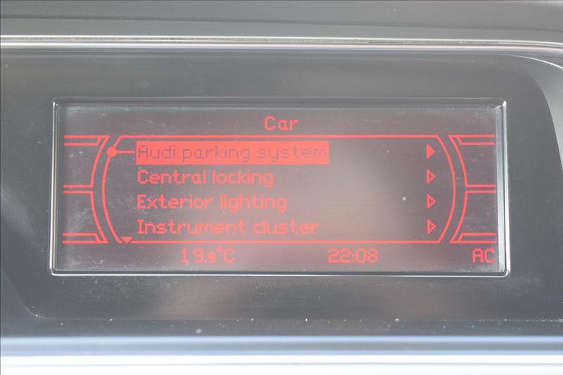 Audi A5 3,0 TDI 176KW S-LINE ALU SERVI - fotka 33 z 48