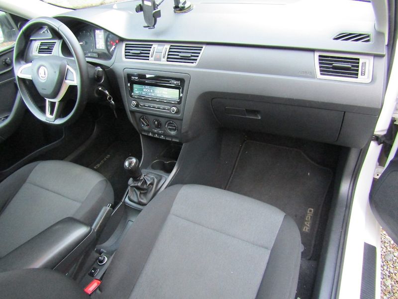 Škoda Rapid (2015) 1.2 TSI 63kW - fotka 14 z 36