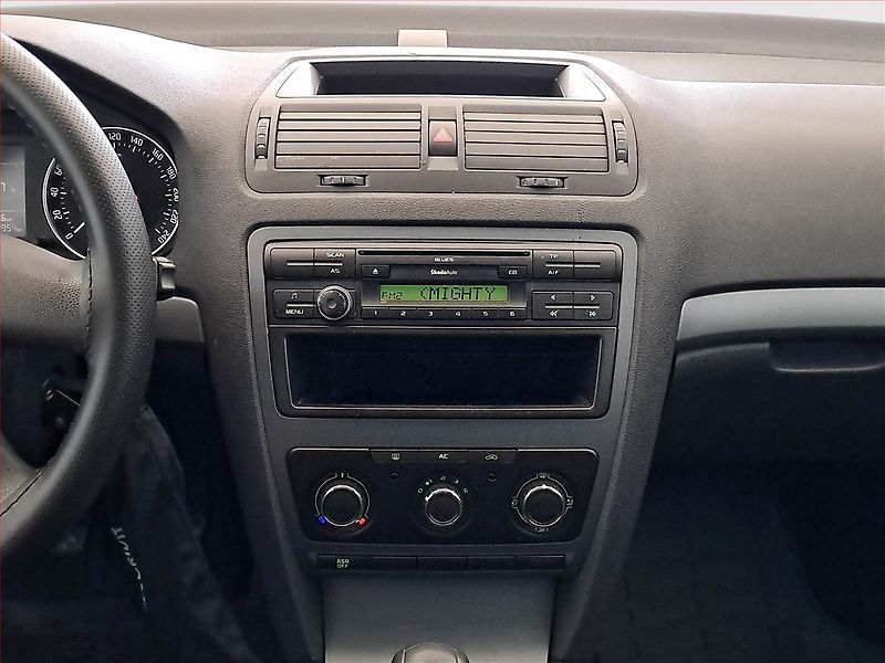 Škoda Octavia (2011) 1.6 TDI - fotka 11 z 12