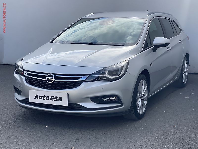 Opel Astra (2016) 1.4 T, Innovation, LED, navi - fotka 3 z 17