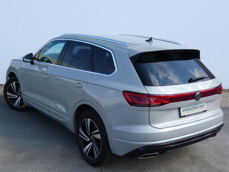 Volkswagen Touareg (2024) R-Line 3.0 TDI - NEZ.TOPENÍ - fotka 14 z 30