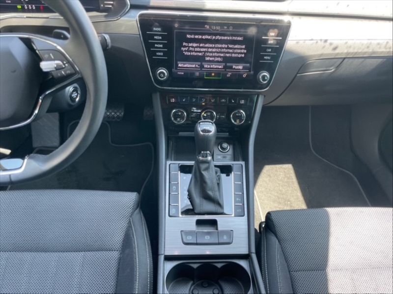 Škoda Superb 2,0 TDI 147 4x4 Style Aut - fotka 10 z 11